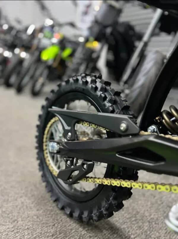 Sur-Ron Hyper Bee – 2025 Electric Off-Road Motorcycle