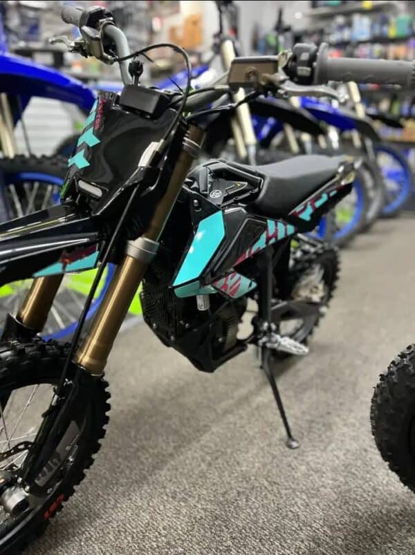 Sur-Ron Hyper Bee – 2025 Electric Off-Road Motorcycle