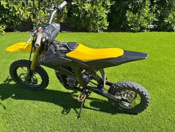 Sur-Ron Hyper Bee – 2025 Electric Off-Road Motorcycle