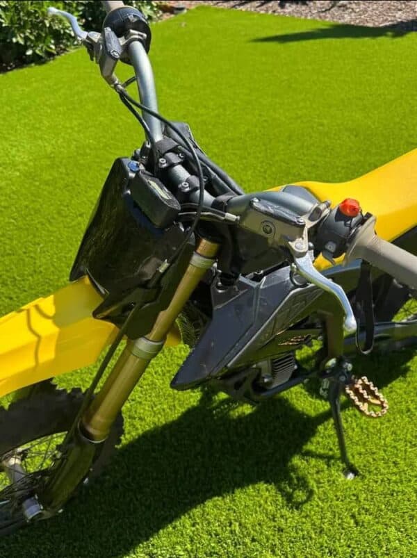 Sur-Ron Hyper Bee – 2025 Electric Off-Road Motorcycle